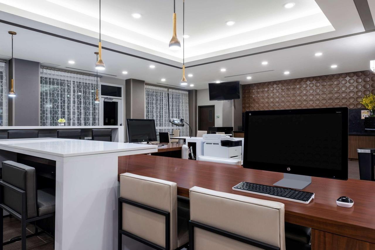 Hampton Inn By Hilton Nashville Airport Century Place Екстер'єр фото