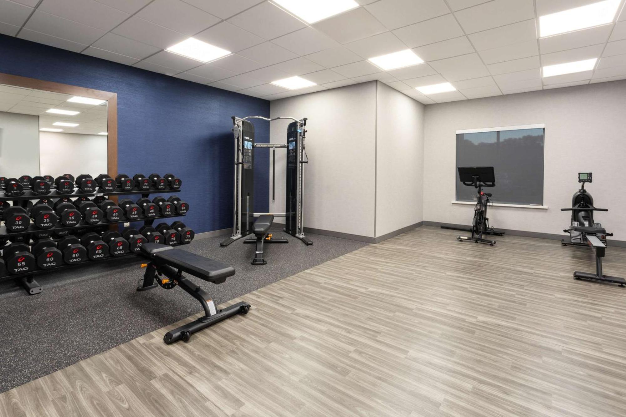 Hampton Inn By Hilton Nashville Airport Century Place Екстер'єр фото