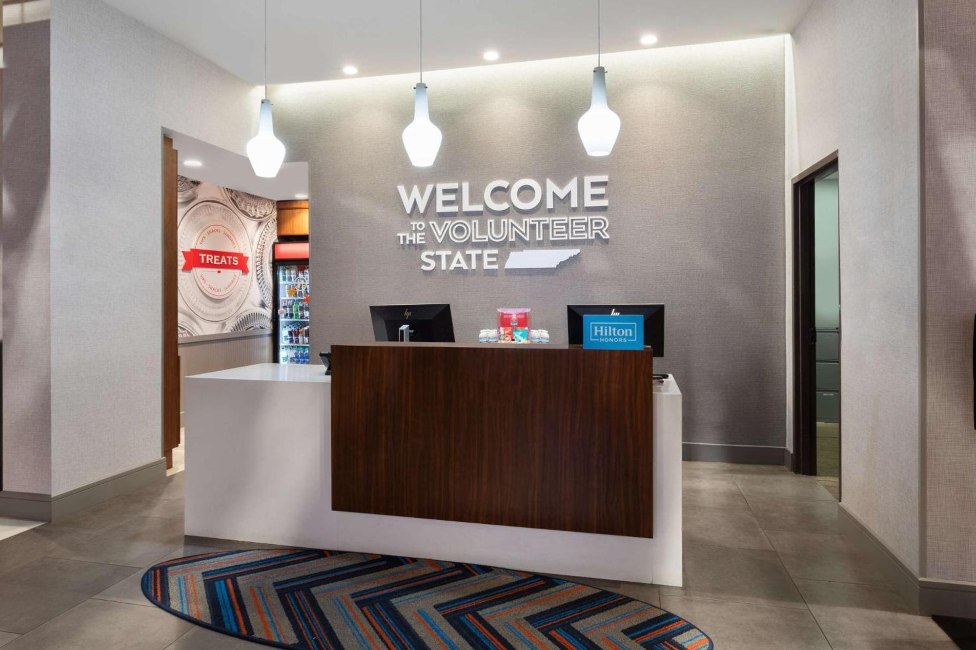 Hampton Inn By Hilton Nashville Airport Century Place Екстер'єр фото