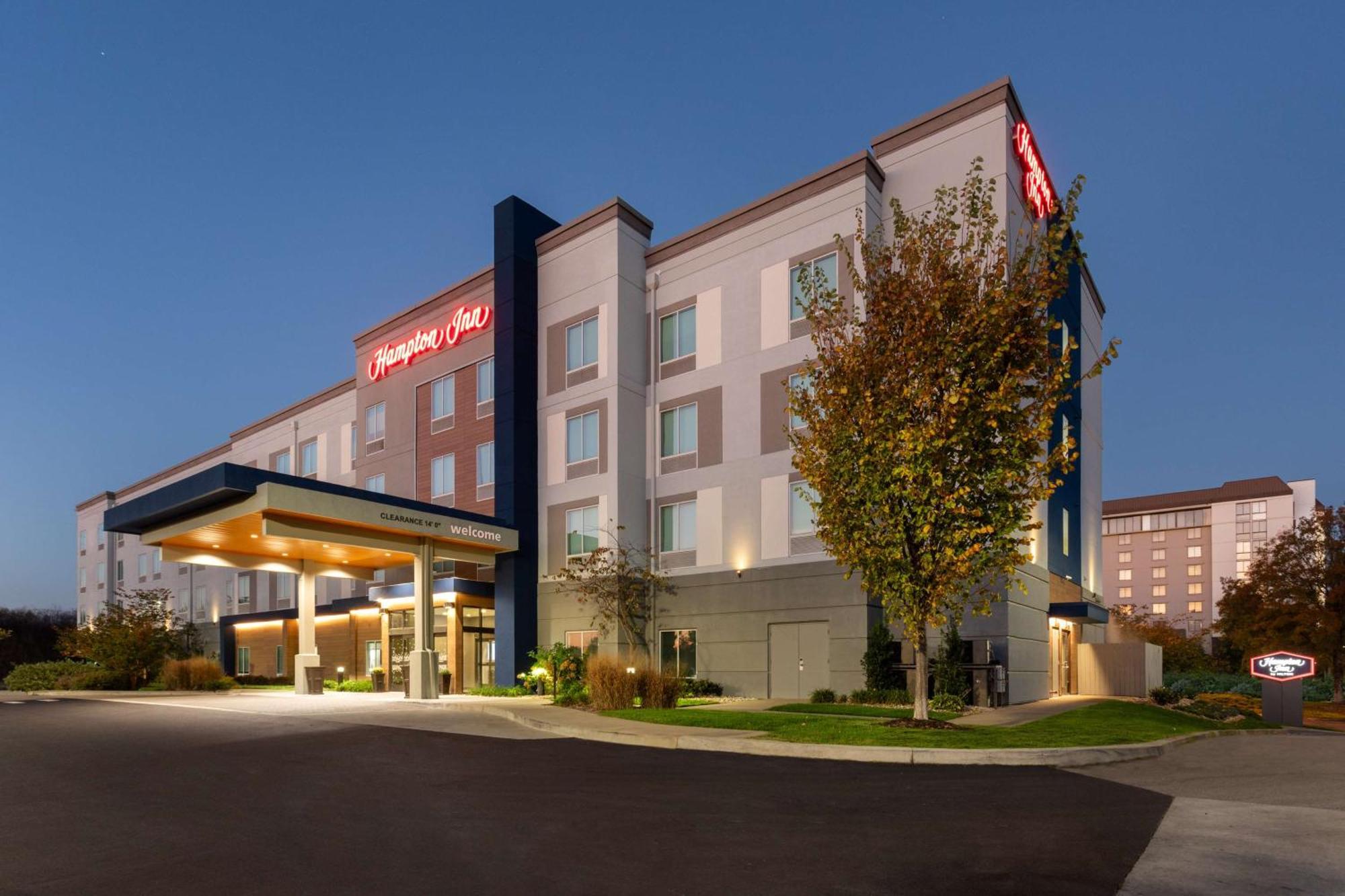 Hampton Inn By Hilton Nashville Airport Century Place Екстер'єр фото