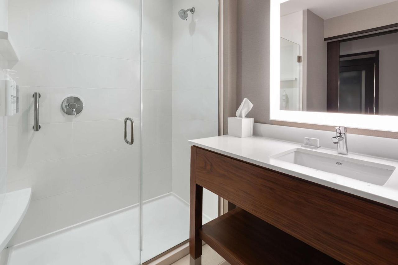 Hampton Inn By Hilton Nashville Airport Century Place Екстер'єр фото