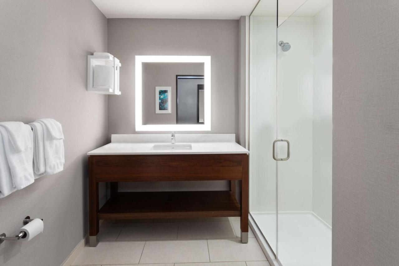 Hampton Inn By Hilton Nashville Airport Century Place Екстер'єр фото