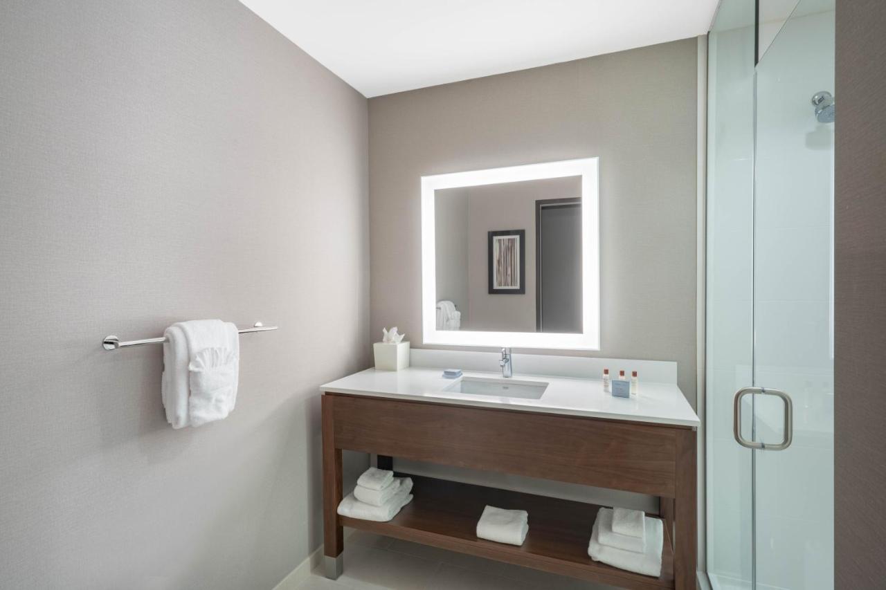 Hampton Inn By Hilton Nashville Airport Century Place Екстер'єр фото